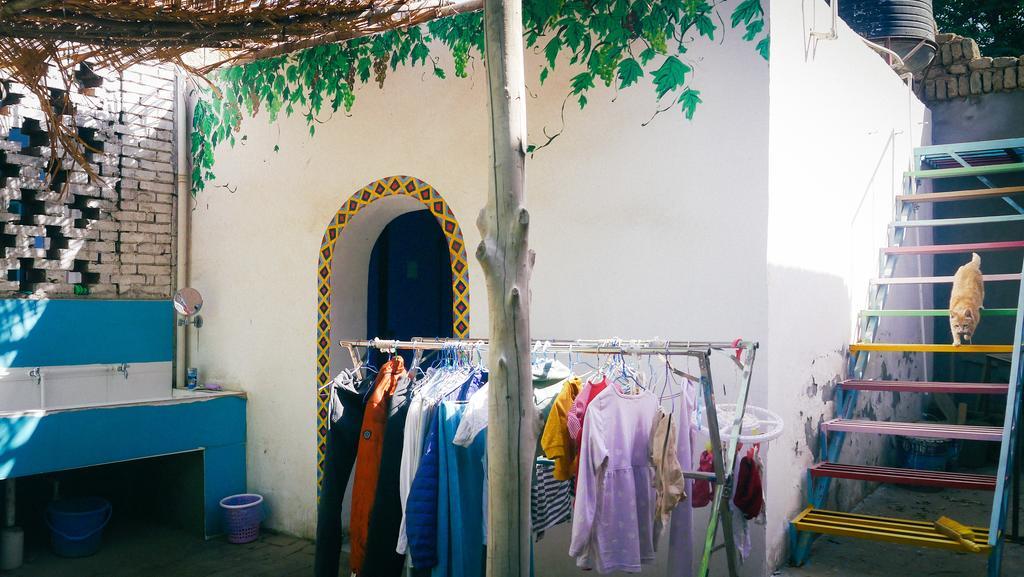 Dap Youth Hostel Turpan Екстериор снимка